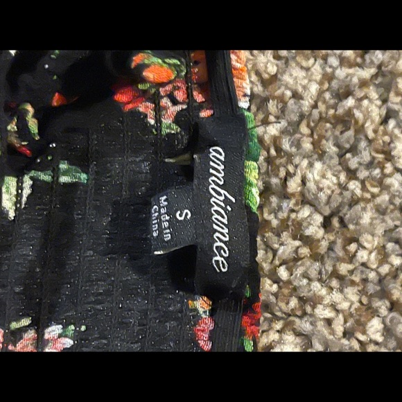 halter crop top - Picture 3 of 3